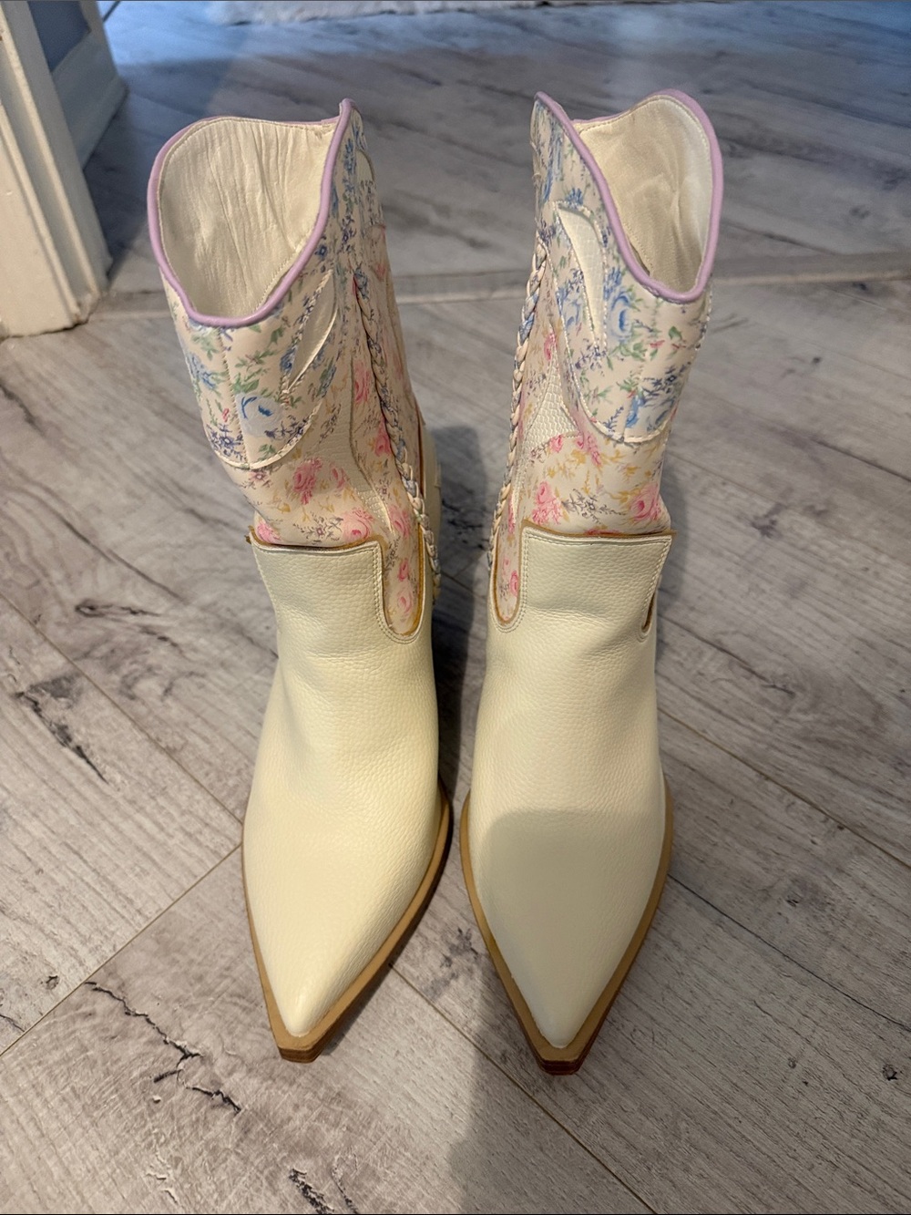 Floral Cream Western Ankle Boots - Altar’d State Size 10 NWOT - Picture 2 of 4